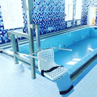 Стационарный подъёмник для бассейна Physioteсhnica вертикальный в 